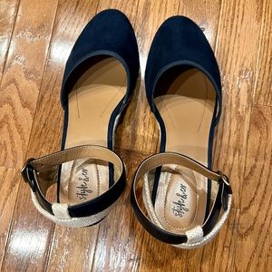 Womens Life Stride Navy Wedge shoe size 11